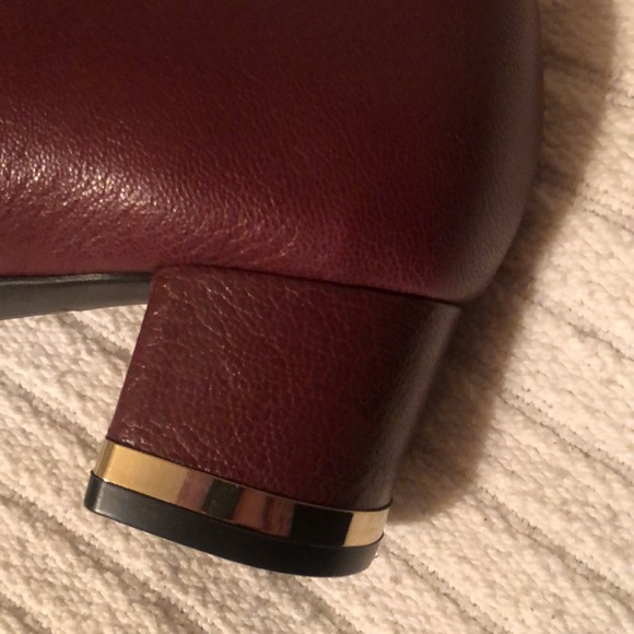 Woman’s Isaac Mizrahi burgundy fall beaded heeled shoes - Picture 8 of 14